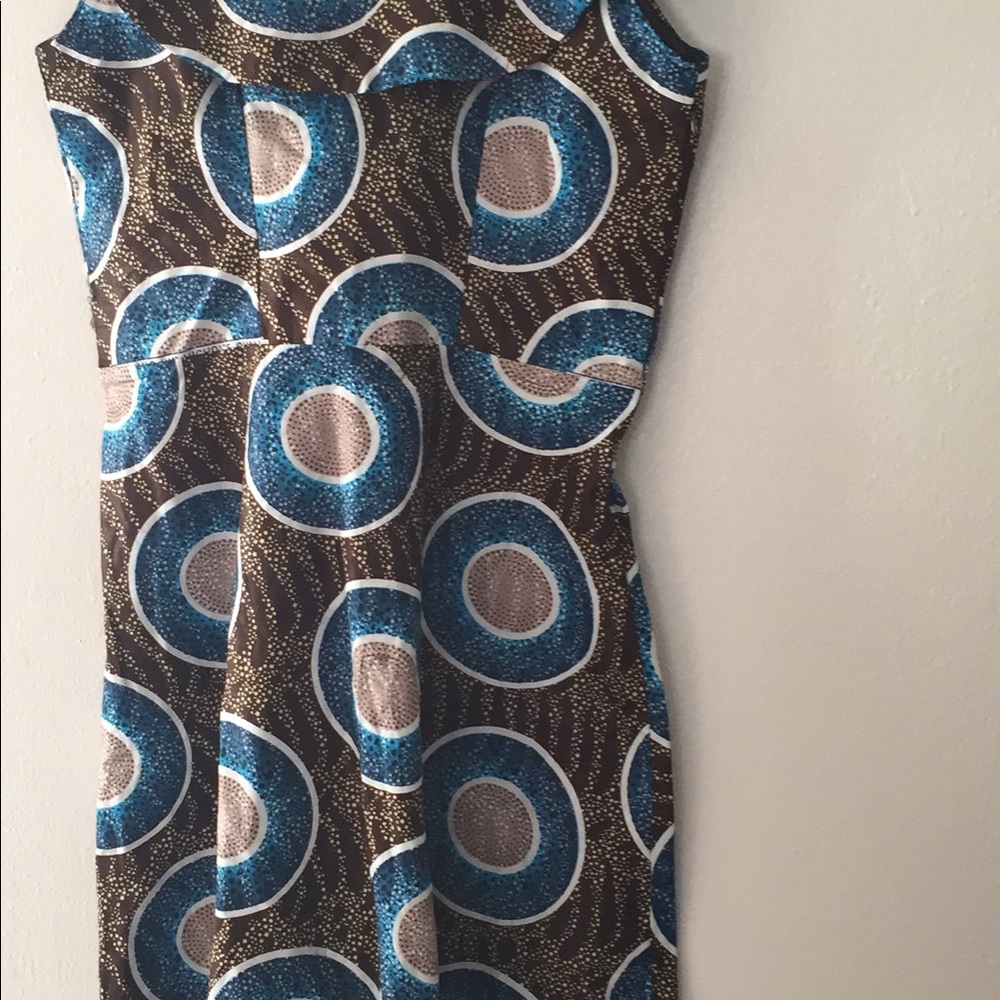 Dress - Picture 2 of 3